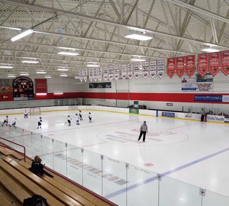moose-sherritt-ice-arena-photo